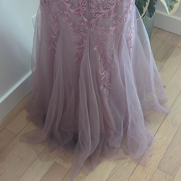 Beautiful Chic dress , greyish Pink , size large fit medium - Picture 10 of 10